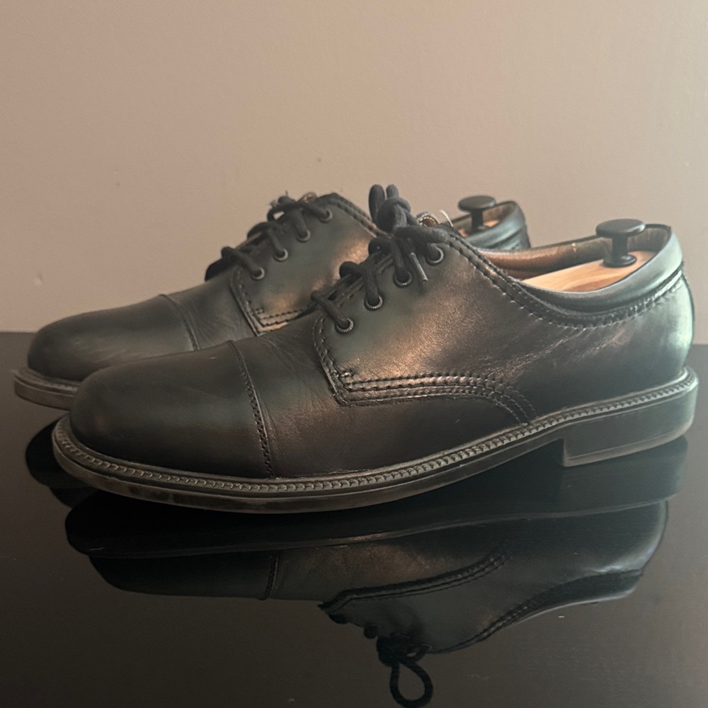 Dockers Black Leather Oxfords